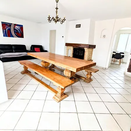 Le Jardin Des Delices - De 2 A 8 Personnes Avec Piscine Ferienhaus